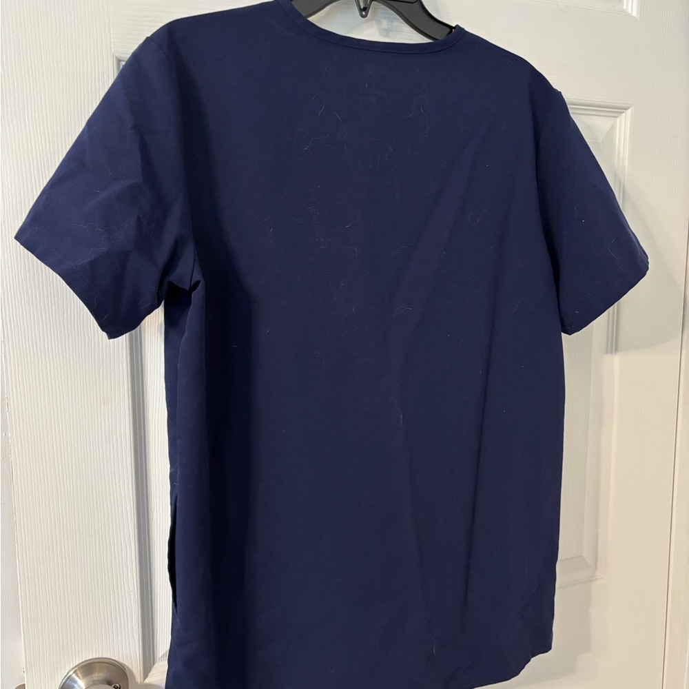 FIGS Men's Navy Blue Scrub top - Picture 2 of 3